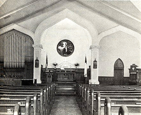 NewStPaulsChurchInterior